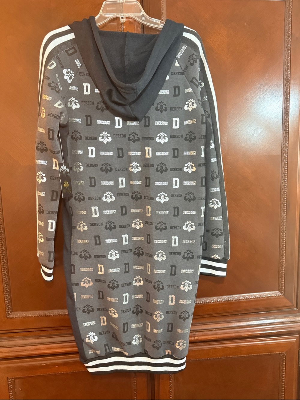 Dereon NWT by Beyoncé hoodie
dress features a bold all-over
monogram Y2K sz M - Picture 5 of 11